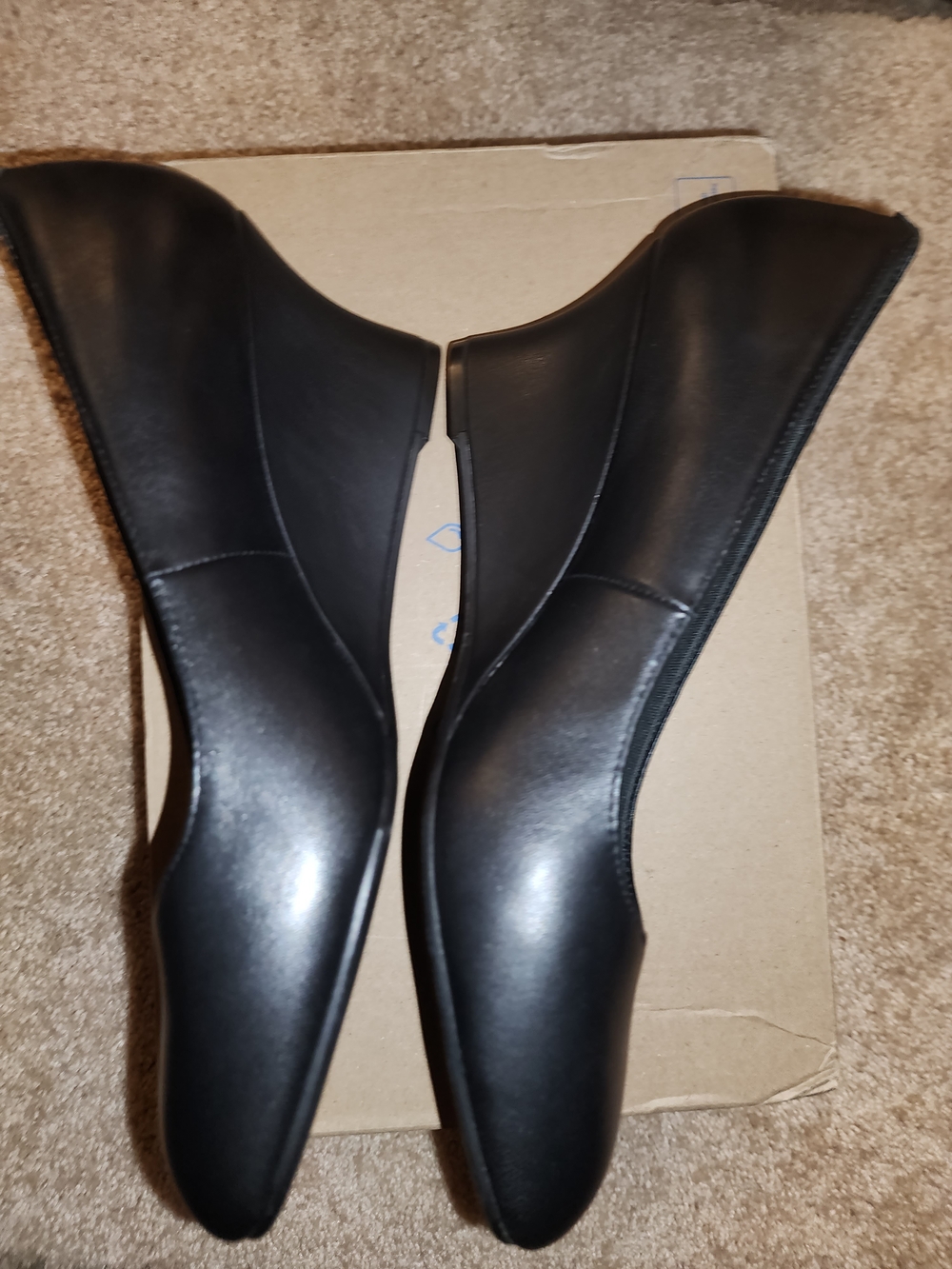 Women's Clarks Olivette Pearl Shoes Size 11 Black Leather Wedge Heel slip on